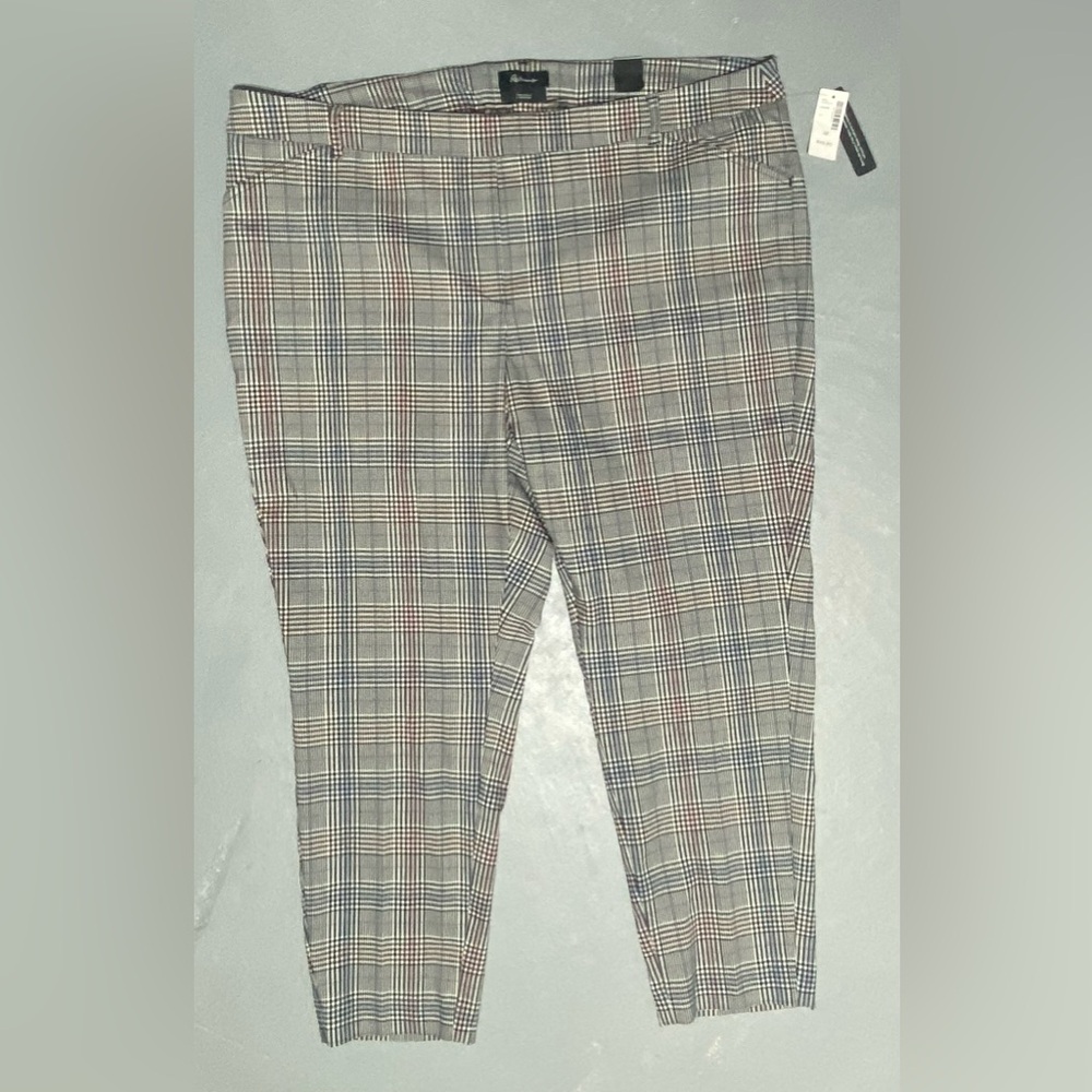 Reitmans Iconic Plaid Ankle Pants